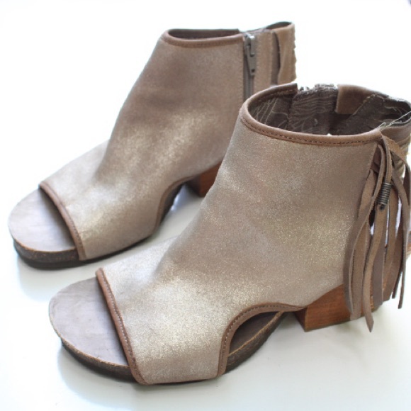 OTBT fringe peep toe booties - Picture 11 of 11